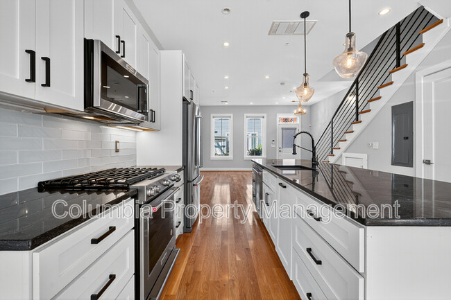 Building Photo - 638 Newton Pl NW