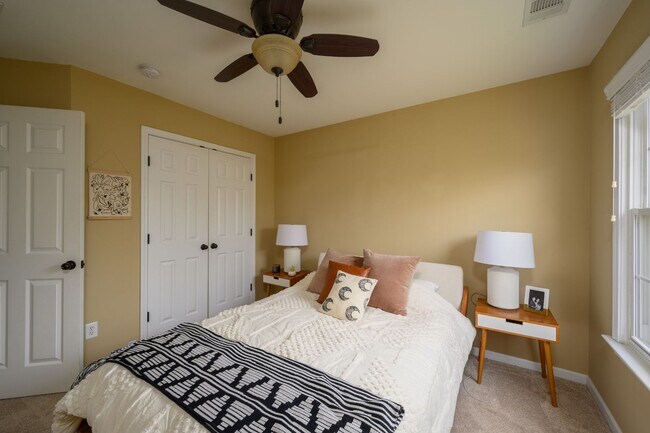 Building Photo - **UPDATED BRENTWOOD HOME THAT DOESN'T FEEL LIKE A RENTAL**