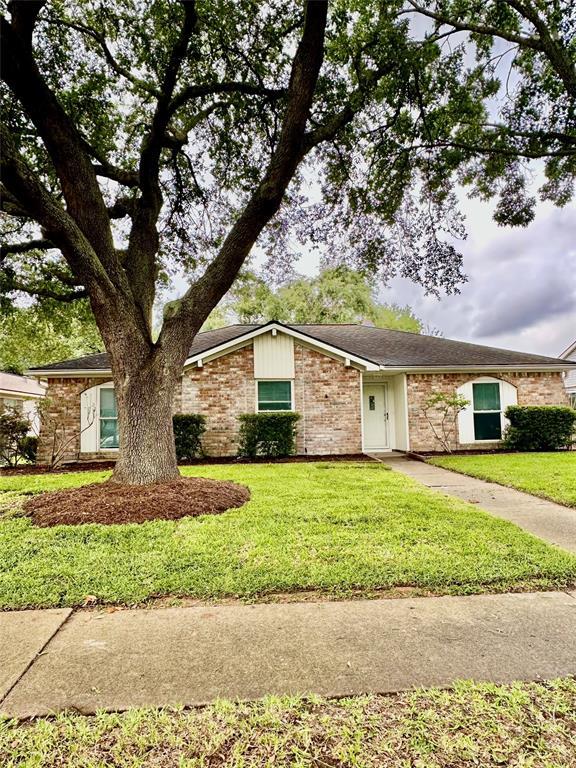 Primary Photo - 12027 Meadow Hollow Dr
