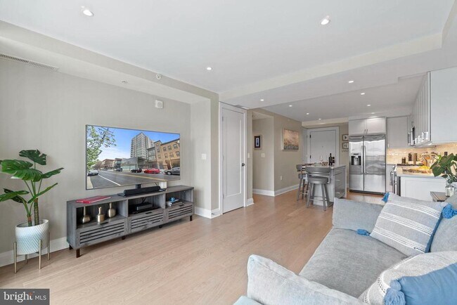 Building Photo - 925 N Fairfax St