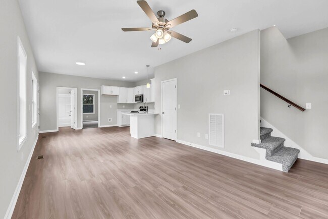 Building Photo - 420 S 2nd St