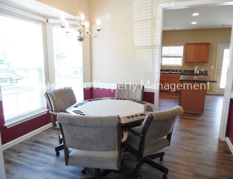 Building Photo - 354 Moonstone Dr