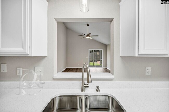 Building Photo - 508 Lanesborough Dr