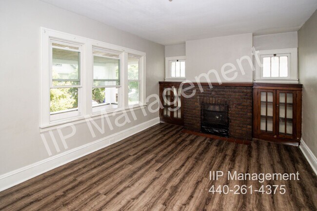 Building Photo - 3204 W 92nd St
