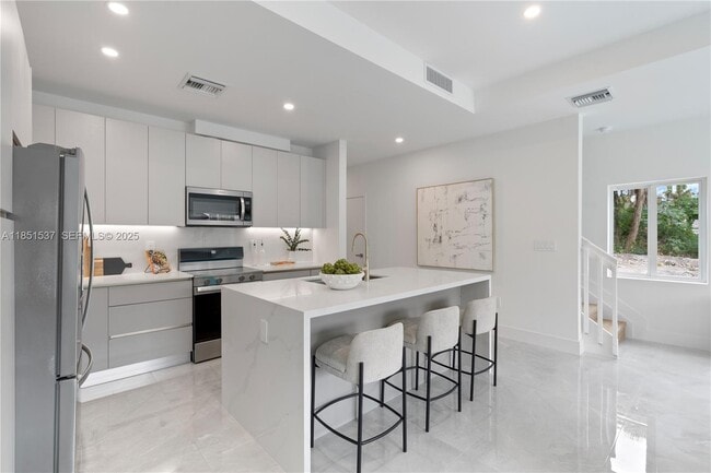 Building Photo - 1571 NW 94th Way