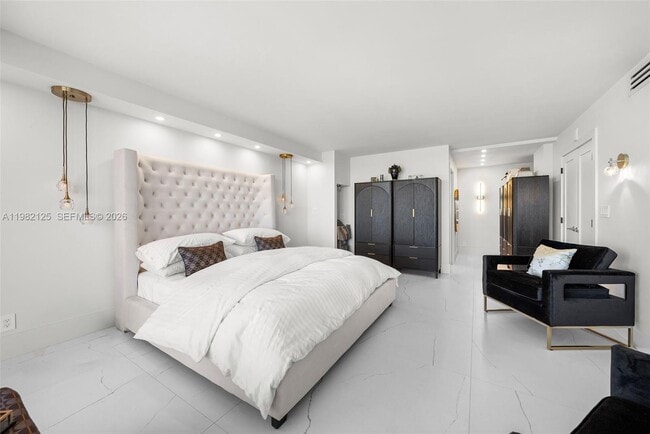 Building Photo - 4300 N Ocean Blvd