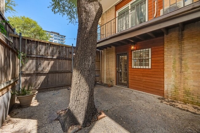 Building Photo - 3500 Routh St