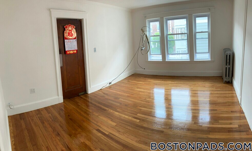 Building Photo - 25 Colborne Rd