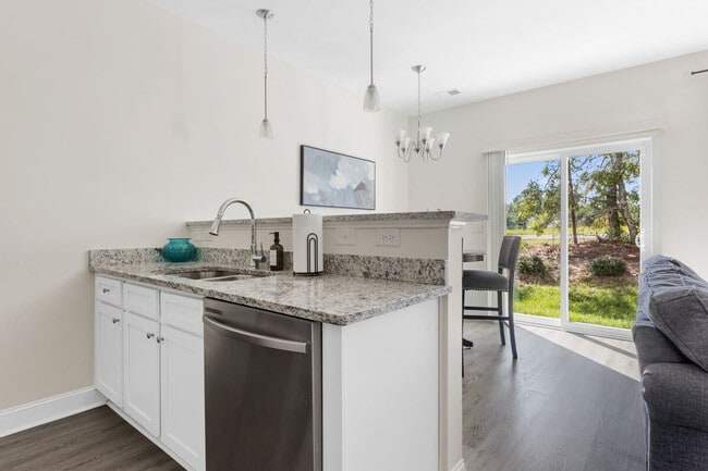 Building Photo - 739 Jacobs Millpond Rd