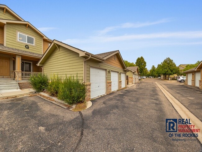Building Photo - Amazing 3 bed, 3.5 bath Condo in Rigden Farm!