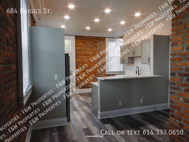 Building Photo - 684 Briggs St