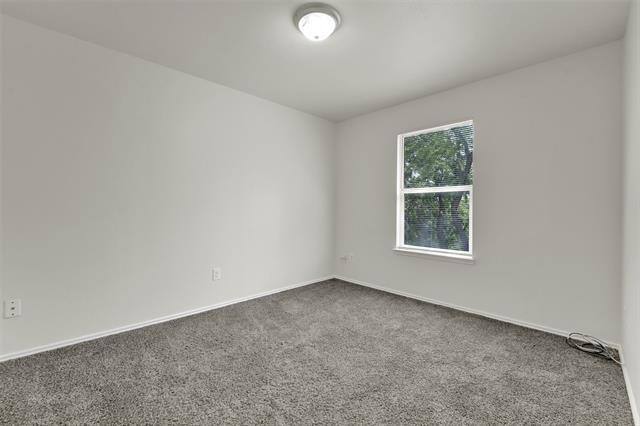 Building Photo - 338 Castleridge Dr