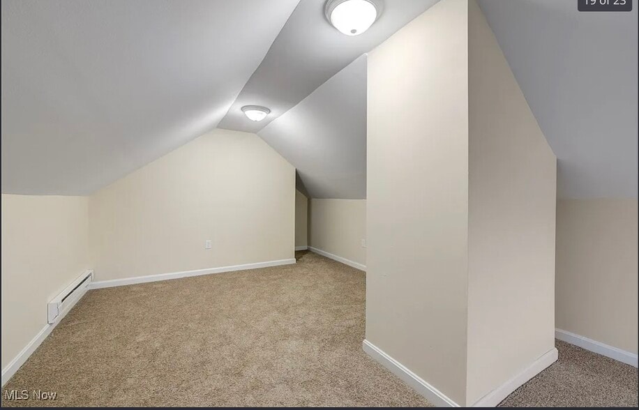 Building Photo - 2085 Chesterland Ave