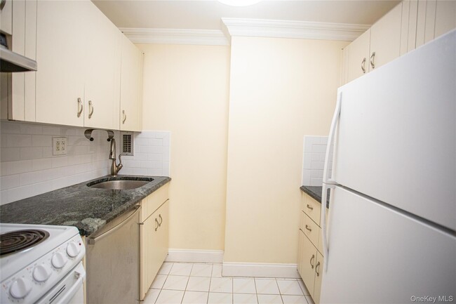 Building Photo - 2 Richmond Rd