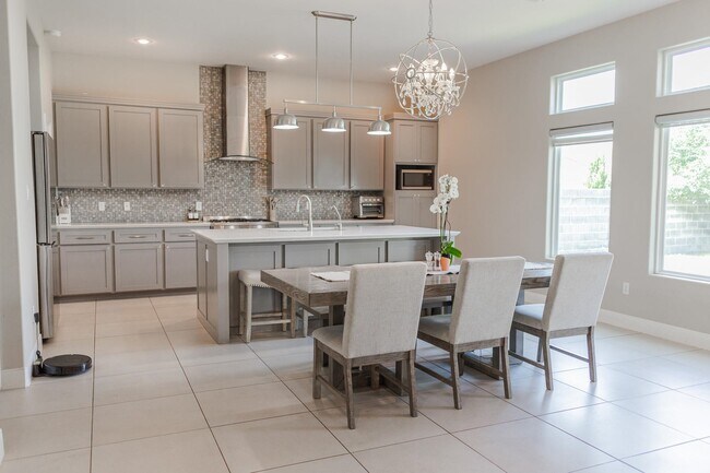 Building Photo - 7404 Thomas Harris Dr