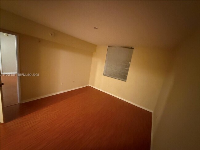 Building Photo - 1900 Van Buren St