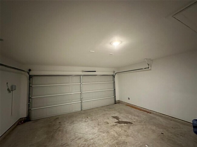 Building Photo - 24103 Becker Hollow Ln