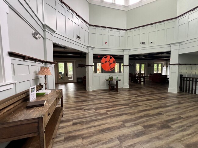 Building Photo - 3 Bedroom Townhome Woodlands of Clemson
