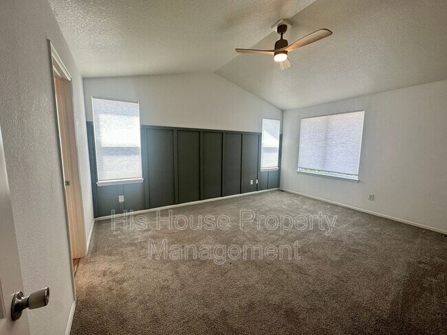Building Photo - 2278 Stonefish Dr