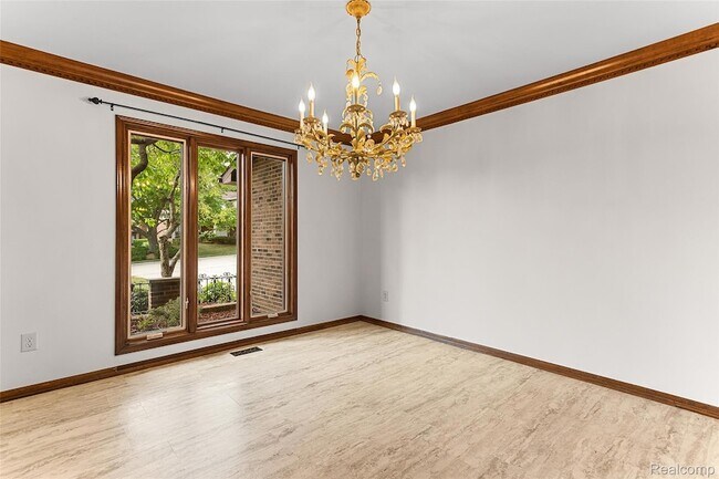 Building Photo - 3312 Palm Aire Ct