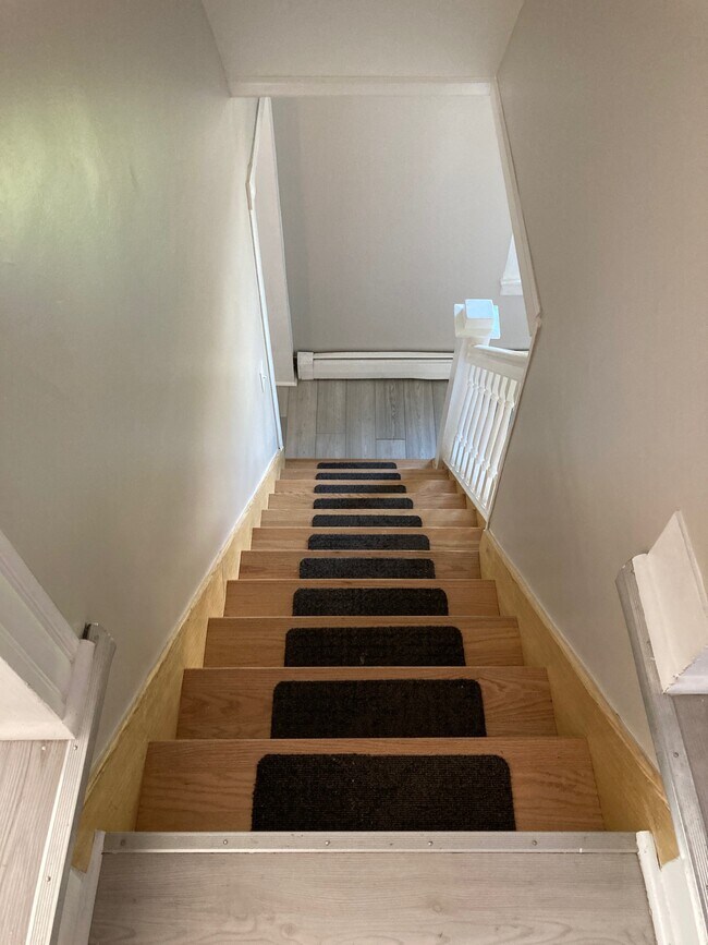 Building Photo - 101 Knobley St