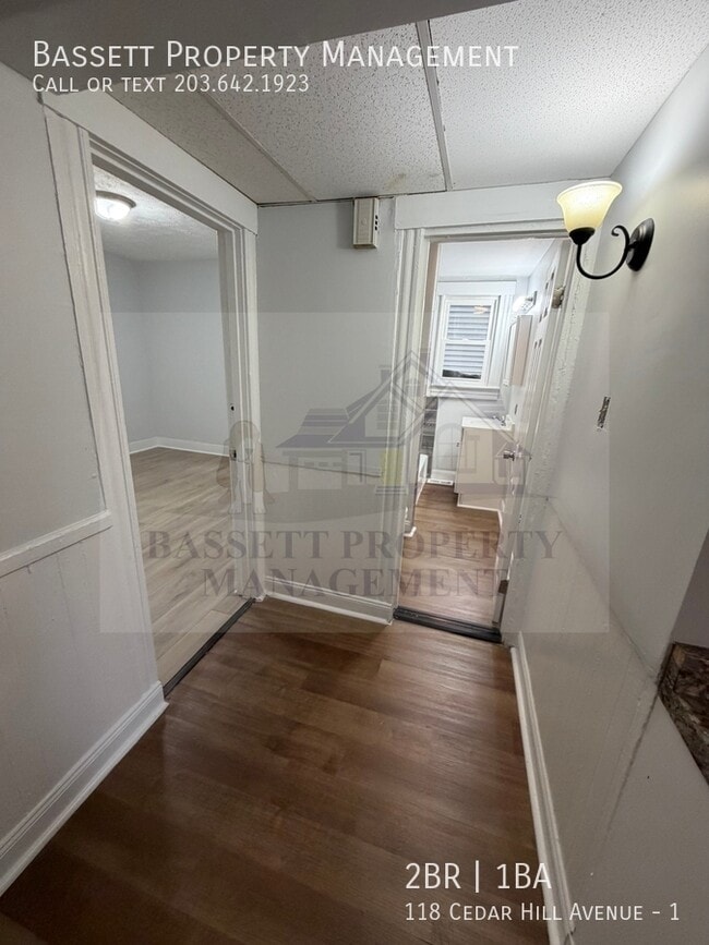 Building Photo - 118 Cedar Hill Ave