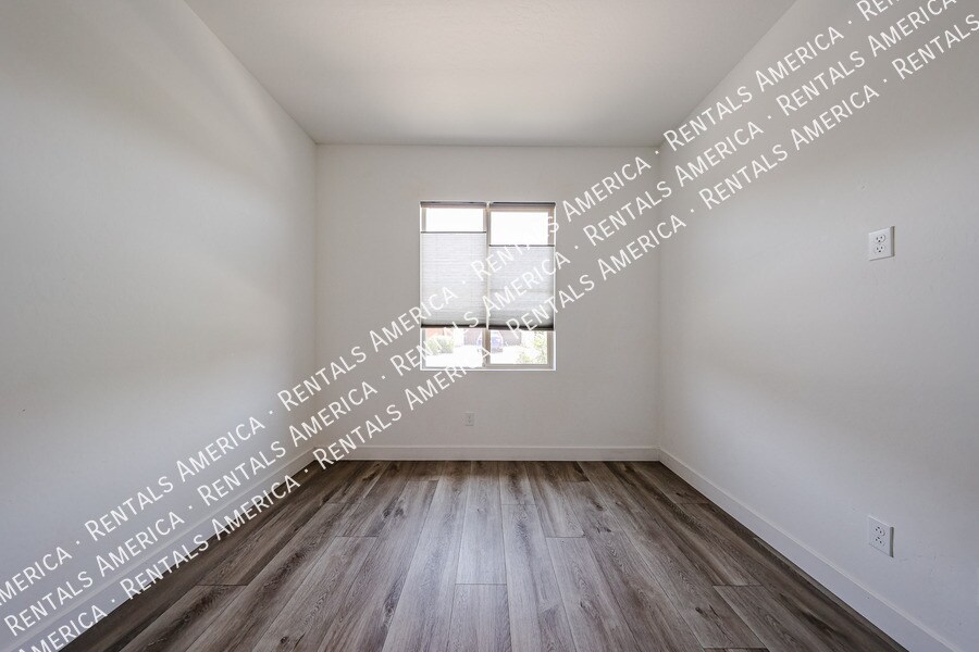 Building Photo - 4702 E Barbarita Ave