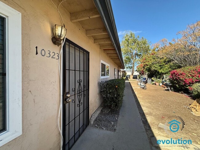 Building Photo - 10323 Park Ave