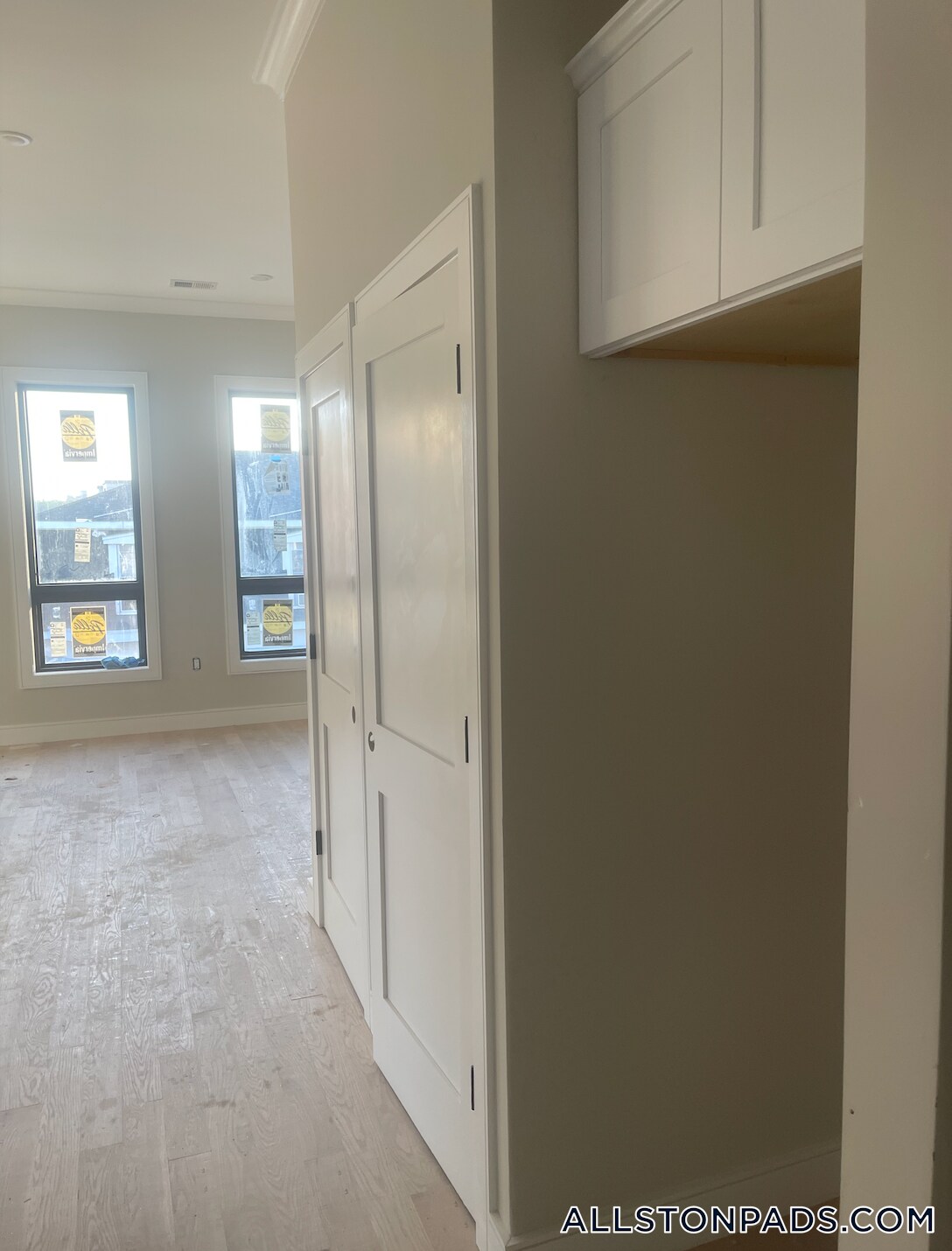Building Photo - 16-18 Highgate (Roomate Rental) St.