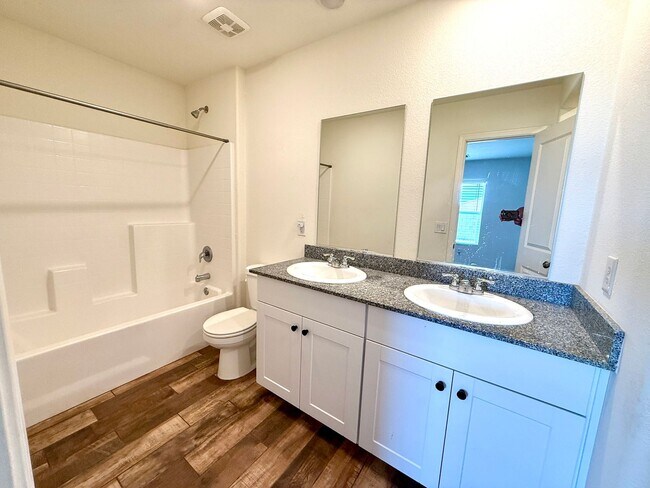 Building Photo - Beautifully Updated 4 Bedroom Home in Valley Springs Estates- Available Now!