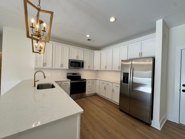 Building Photo - THE CROWN AT CORNESTONE