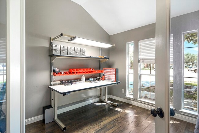Building Photo - 28139 Canyon Wren Dr