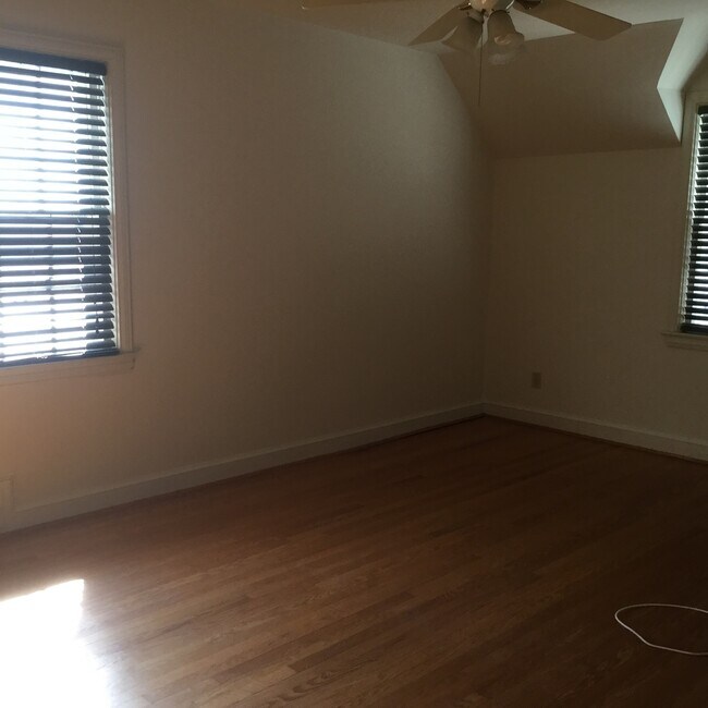 Building Photo - VERY NICE HOME IN EDGEMOOR SUBDIVISION
