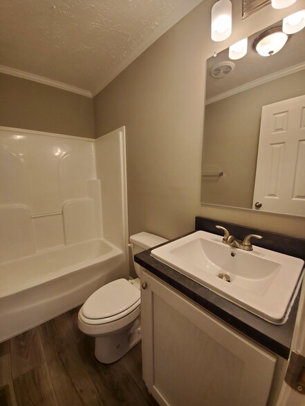 Building Photo - 252 Field Pine Dr