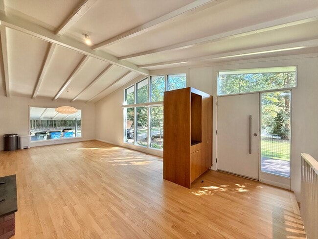 Building Photo - **OFFERING WAIVED APPLICATION FEES & $300 MOVE IN PROMOTION** Luxurious 4BD, 3BA Raleigh Home wit...