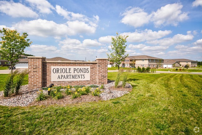 Building Photo - Oriole Ponds Apartments, LLC