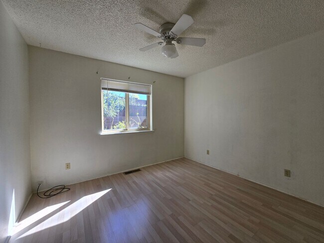 Building Photo - 2071 Placita De Vida