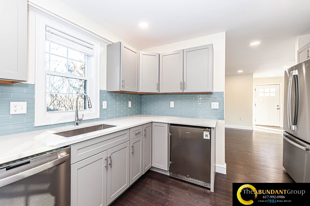 Building Photo - 48 Caldwell Rd