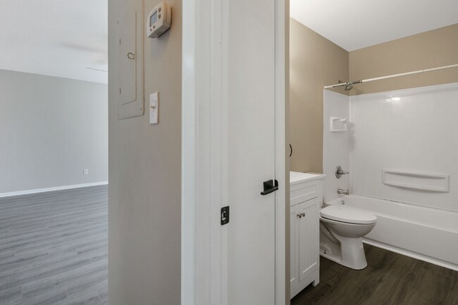 Building Photo - 7252 Ainsley St