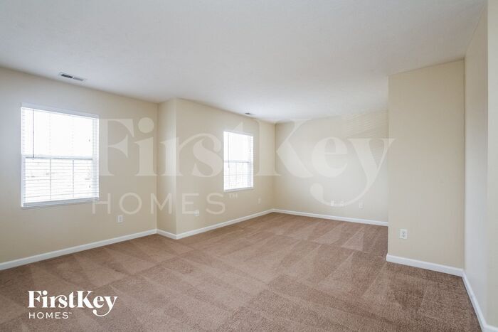 Building Photo - 10883 Ashwood Dr