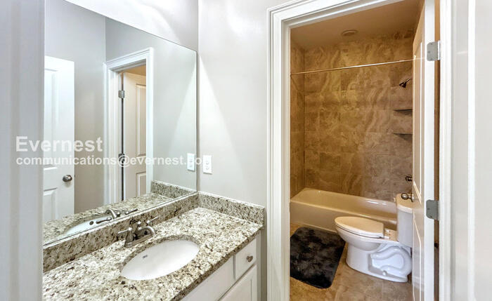 Building Photo - 147 Hobbs Dr