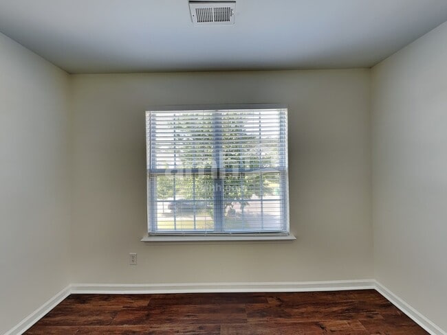 Building Photo - 11240 Anna Rose Rd