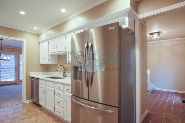 Building Photo - Check out the UPGRADES! Wow!