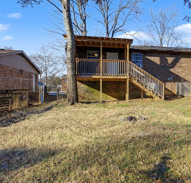 Building Photo - Two Bedroom Ranch Style Duplex in Hermitage!