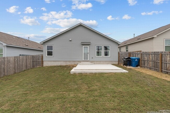 Building Photo - 7022 Serf Pl