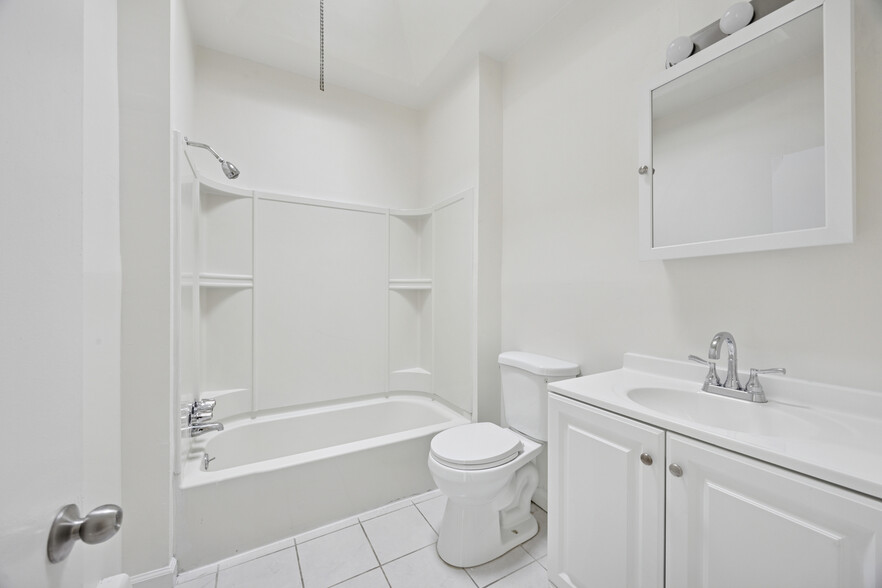 Building Photo - 6519 Allman St