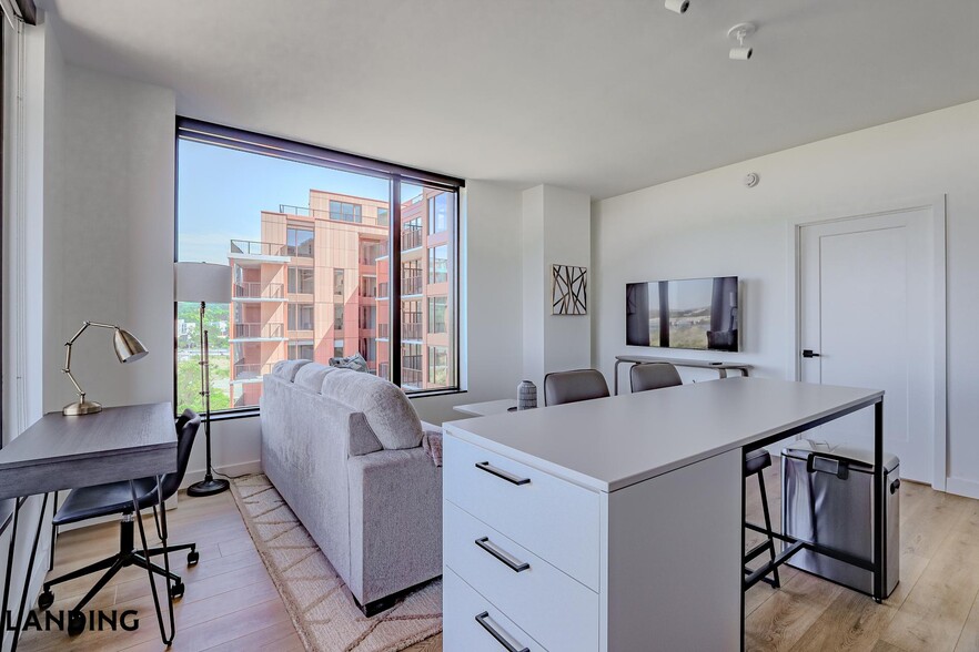 Building Photo - 632 Howard Rd SE