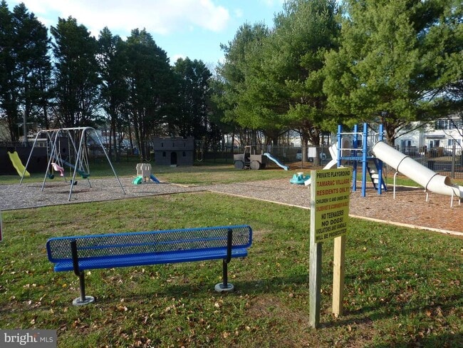 Building Photo - 1008 Sumac Cir