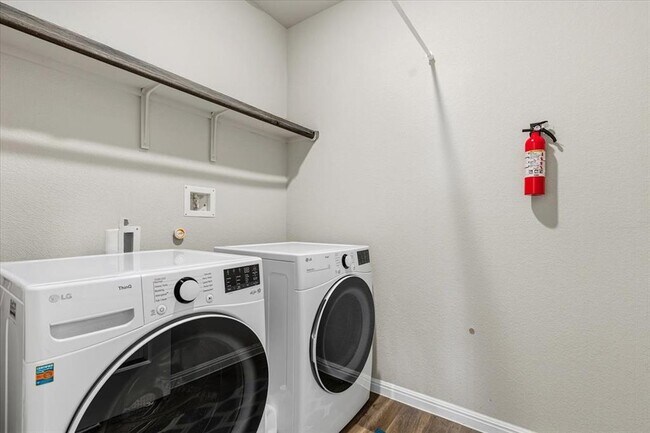 Building Photo - 112 Rainmaker Cv