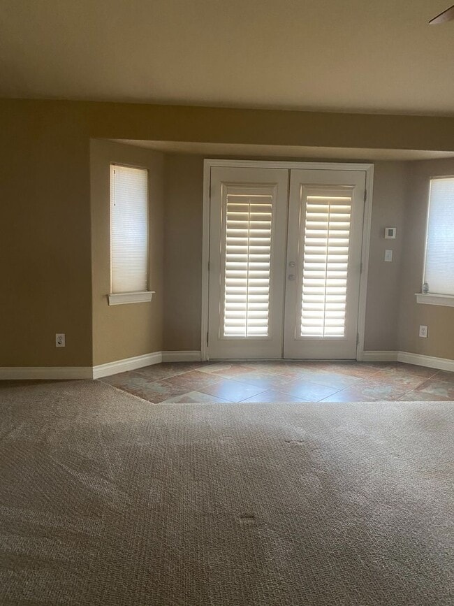 Building Photo - Single Story 4 Bedroom on 1/2 Acre Lot w/ Pool & Spa!